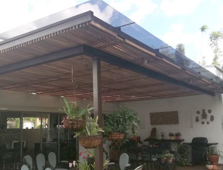 PÉRGOLA FINCA LLANOGRANDE