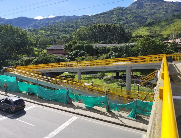 PUENTE PEATONAL GIRARDOTA